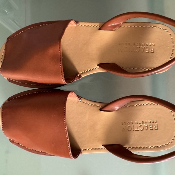 Kenneth Cole shoes. Size 5. New - never worn. - Picture 2 of 4